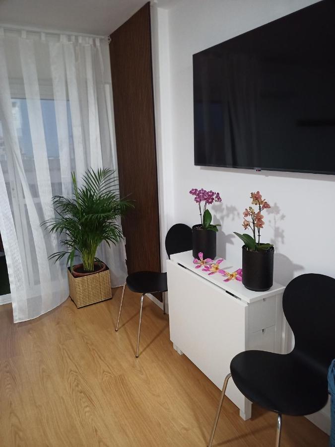 Sweet Home Benalmadena, Estudio Con Vistas Al Mar Y Excelente Conexion Wifi, Para No Fumadores, Con Piscinas, Sea Views, With Swimming Pools, Completely Renovated, Ideal For Older People, Bright With Morning Sun, No Smoking Eksteriør bilde